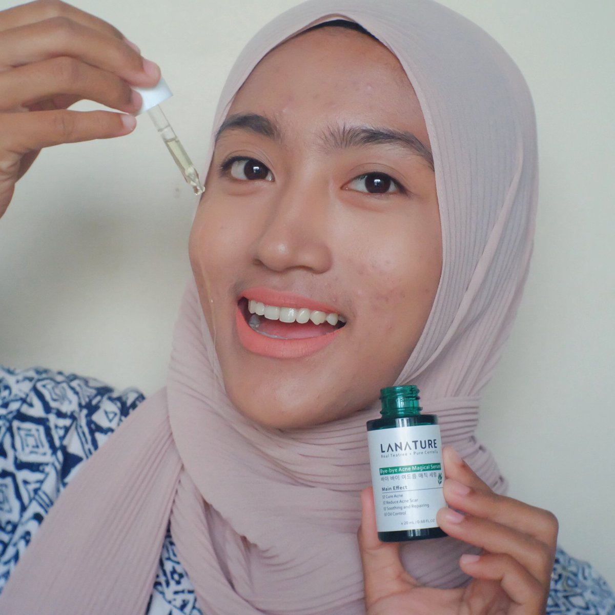 Dengan kandungan Ceramide, Centella &amp; Green Tea, Blackhead Removal Serum Mask ini bisa angkat komedo hanya dalam 5 MENIT! Kalo yang Bye Bye Acne efektif buat sembuhin jerawat hanya dalam 1 HARI! WAW!! Yakin ga mau cobaa?? #Lanatureid