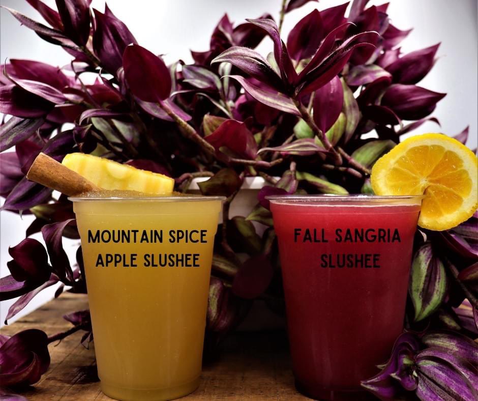 BlueMtWinery's tweet photo. Happy First Day of Apple Wine! We have a great month of mixers ahead of us. We're going to kick off October with these two apple pie delights and a few other bloody good surprises.
 Stay tuned for more! 🎃🍎🍷 https://t.co/geGt4oQwaQ