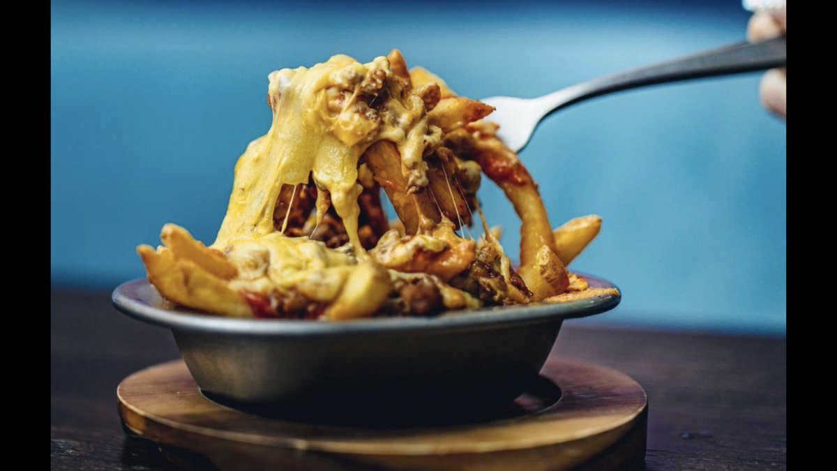 Coqbull_Cork's tweet photo. 🌶 TACO FRIES 🌶 
.
Upgrade to these beauts this weekend… w/ chilli beef, cheddar cheese and sour cream 😜
.
#tacofries #chillibeef #loadedfriea #fries #chips #spuds https://t.co/zszLwWUotm