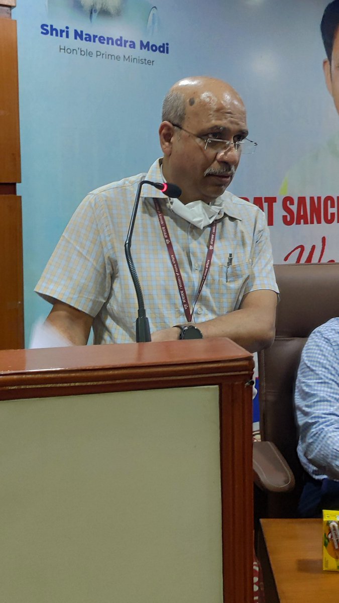 On the 21st #BSNLDay, <a href="/CMDBSNL/">A. Robert Jerard Ravi</a> Shri P.K. Purwar in the presence of all board of directors and senior officers announced important initiatives like AMOGH- a software tool for monitoring all networks initiatives,
(1/2)