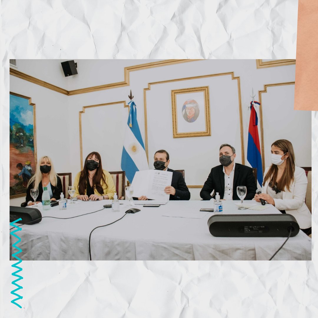 DecutRojas's tweet photo. ✍ Firma de Convenio marco con @RIETINEW. Es nuestra prioridad  generar trabajo, formar en aptitudes profesionales a los perfiles para los trabajos actuales y del futuro, para lograr empleo decente y garantizar empleabilidad.

@gobmisiones  
@GabrielaAzar_ 
@EscuelasRed https://t.co/8s7mrh5kGm