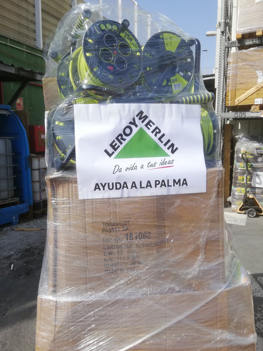LeroyMerlinCorp's tweet photo. Desde @leroymerlin_es estamos contribuyendo para ayudar a la isla de #LaPalma. En colaboración con @Fundacion_ONCE y @CruzRojaEsp, hemos coordinado el envío de material de emergencia.

Seguimos atentos a nuevas solicitudes para poder aportar todo lo que esté en nuestras manos.🤲 https://t.co/SEhXK3Shya