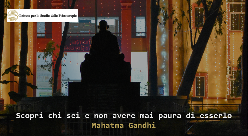 ISPstrategic's tweet photo. Essere spettatori della propria vita o esserne protagonisti? Avere il coraggio di buttare via la maschera delle insicurezze o vivere nella prigione della paura?
Teresa Forcina https://t.co/CnoFteN2FY
