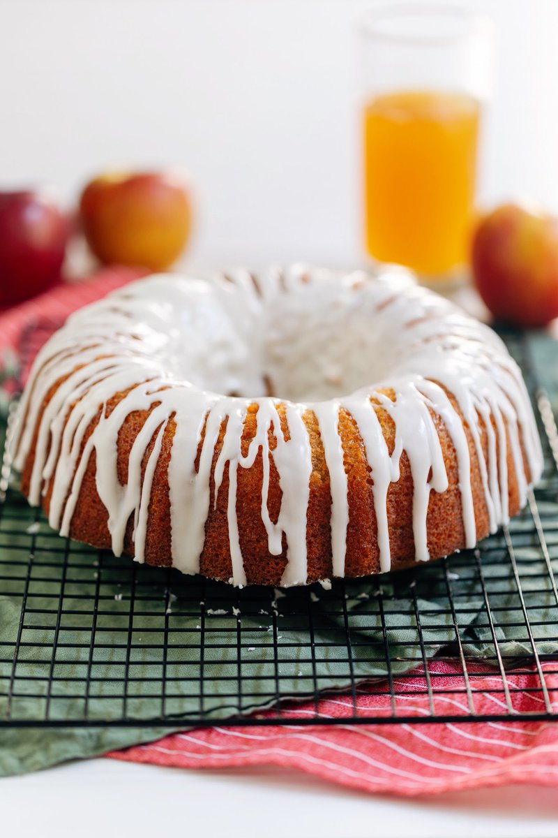 KyleesKitchen's tweet photo. I’m so excited to share this apple cider bundt cake recipe “on the road” with @FOX59 this morning @stuckeyfarm! Watch at 8:20! Recipe: https://t.co/guq68WH1cd #KyleesKitchen https://t.co/7Typ6JfN24
