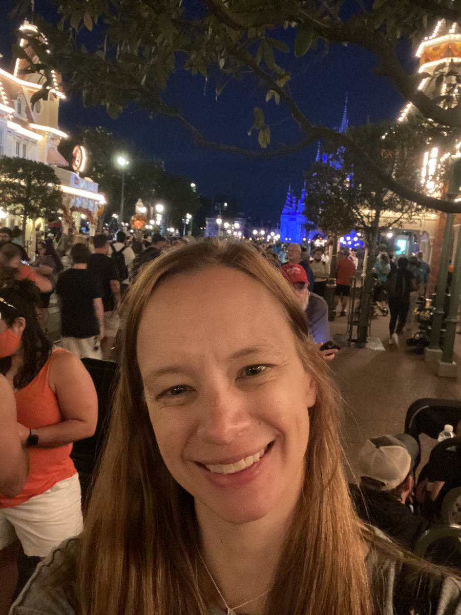 wdw_lovin_ma's tweet photo. Happy 50th Disney World #WaltDisneyWorld50thAnniversary #magiciscalling #DisneyWorld50 #WaltDisneyWorld https://t.co/dol5ZhpBO7