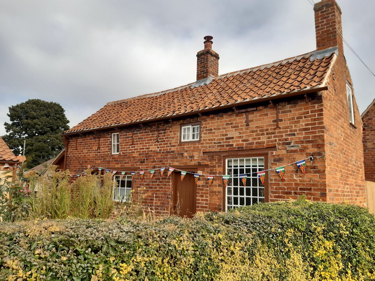 MrsSmithCottage's tweet photo. Happy #lincolnshireday from all at Mrs Smiths Cottage! A big welcome to Lily who is here on work experience. @NorthKestevenDC @BusinessNK @heartoflincs @HeritageFundM_E #welcomeback #shopNK #staylocal #mrssmithscottage #navenby #Lincolnshire https://t.co/DsW4QOPsdW