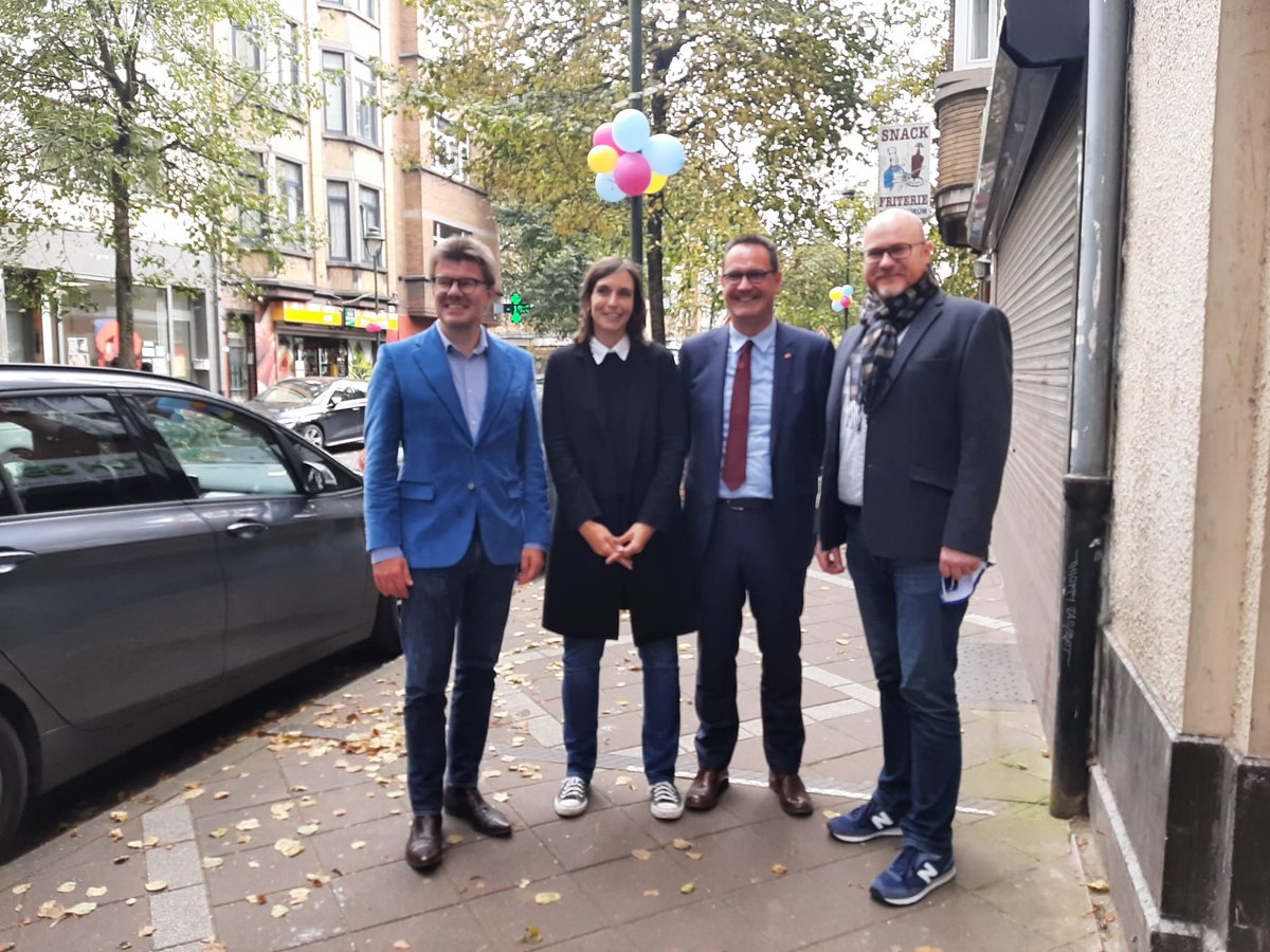 🎈🎉<a href="/UCMMouvement/">UCM</a>, <a href="/comeos_fr/">Comeos FR</a> et  <a href="/UNIZOvzw/">UNIZO</a>
 sont prêts pour le #Weekendduclient. A la conférence de presse de #Bruxelles, le message est clair : il faut promouvoir la capitale comme un centre attrayant pour les consommateurs ! @loranivesse <a href="/DannyVanAssche/">Danny Van Assche</a> <a href="/ArnaudDeplae/">Arnaud Deplae</a> <a href="/svengatz/">Sven Gatz</a>