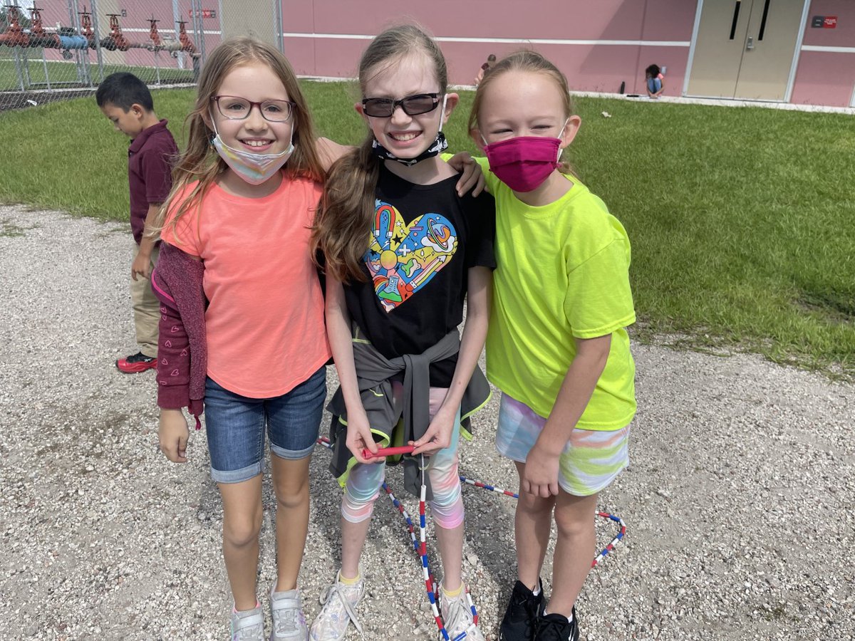 MichiganAveSDOC's tweet photo. Yesterday we had TONS of students dressed in Neon Colors for Florida Bright Futures! We are excited to see all those college colors and shirts today! https://t.co/qyyV5bbpXR