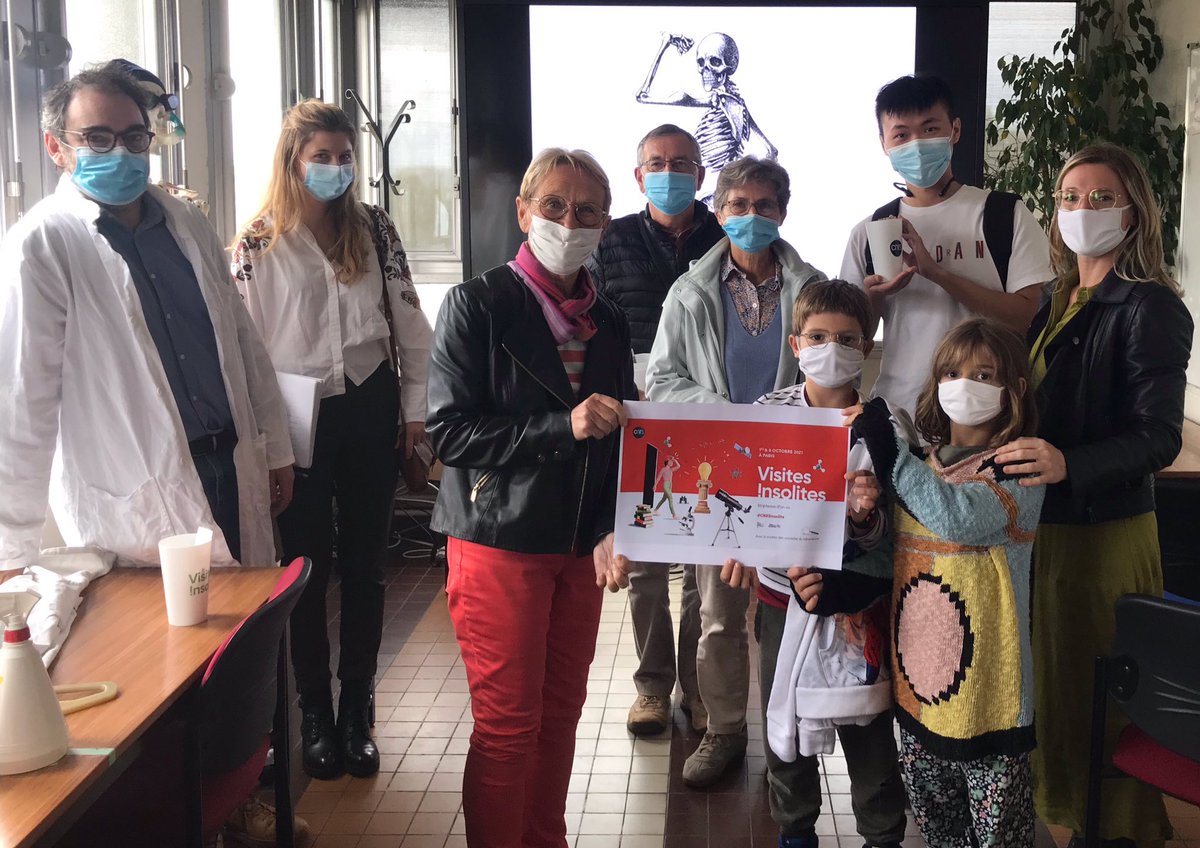 CNRS_Villejuif's tweet photo. #FDS2021 🔬 C’est parti pour la @FeteScience et les #VisitesInsolites du CNRS, jusqu’au 11 octobre !
Ce matin, le labo #B3OA a fait découvrir à ses participant•es les os sous toutes leurs coutures 🦴
@CNRS @Univ_Paris @Inserm @INSIS_CNRS @INSB_CNRS https://t.co/Mz9XRw8bjY