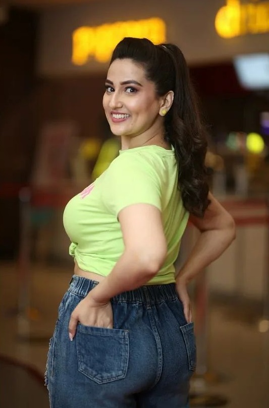 FAnHdwYVgAUfpTM?format=jpg&name=900x900