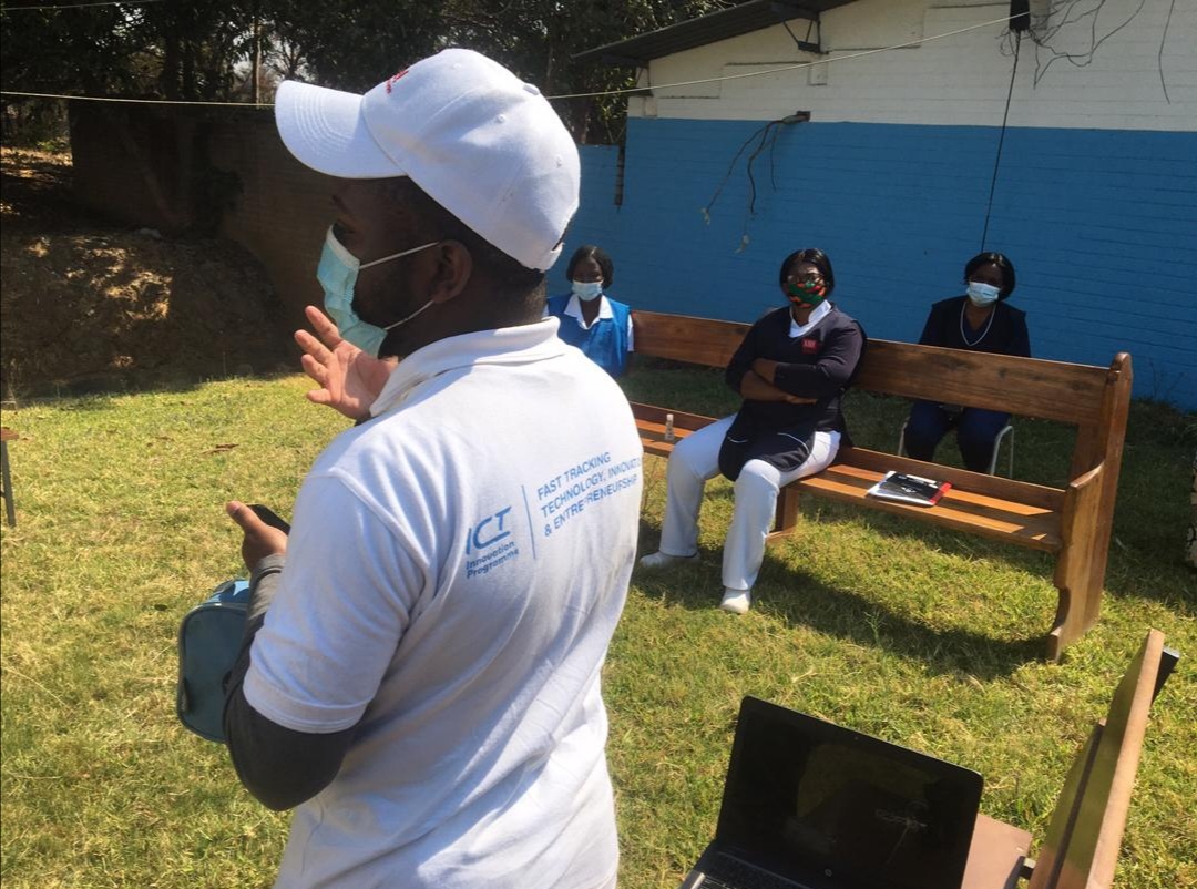 cheggdotorg's tweet photo. Tafadzwa was selected from over 3,500 nominations and applications from 94 countries around the world.
 
Learn more about @kalimunzwa here: https://t.co/cr2s5Tzvgv 

#GlobalStudentPrize #StudentVoice @VarkeyFdn https://t.co/2hHCwwWkug