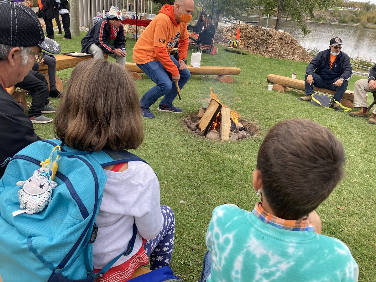 StacyAllarie's tweet photo. W/ the heavy emotions though, came gratitude &amp; joy &amp; love - for the elder who talked to my #littles about the #sacredfire, &amp; for the lady who giggled w/ pleasure when the kiddos said #migwetch &amp; for the little #fancydancer that took my son’s hand. We’re listening, we’re learning. https://t.co/bdOCOdmXbh