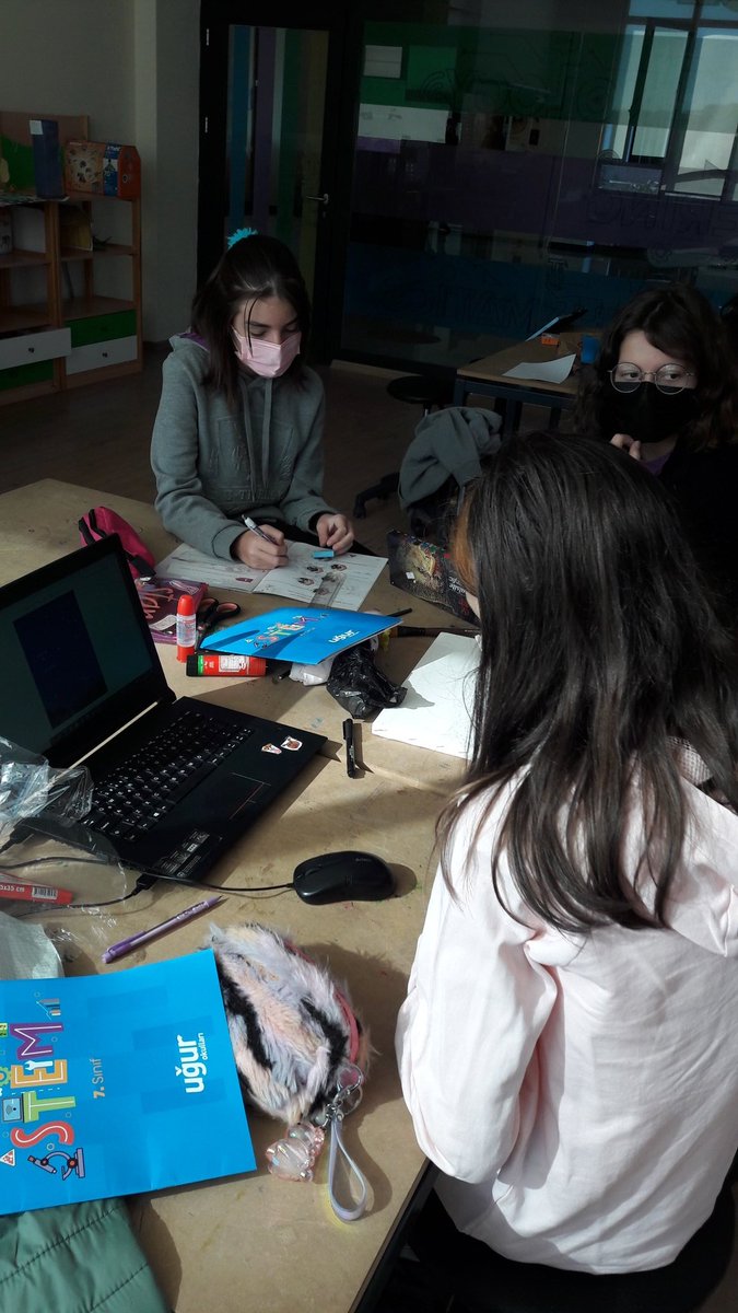 asliblby_bnc's tweet photo. 7.sınıflarda STEM çalışmalarımız başladı #STEM #BAUSTEM
@ardaergez @Filizolgunpolat @senem_bademci @YeldaGulsay @aycadnzgngr @UgurBursaKampus https://t.co/ZS4uTkXtkN