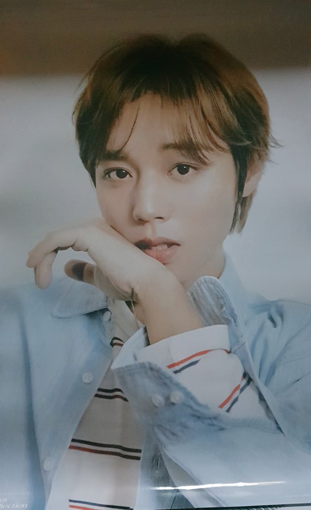 JH_theGenius's tweet image. 포스터는 둘곳이 없어 한세트만 샀는데 포스터 사진 너무 좋다!!! 한셋트 더 살걸 후회중 역시 잘생긴 #박지훈 은 크게크게 봐야 😊
내 푸손으론 담을수없게 예쁘다..포카로도 갖고싶다..
#YourCollection
#PARKJIHOON