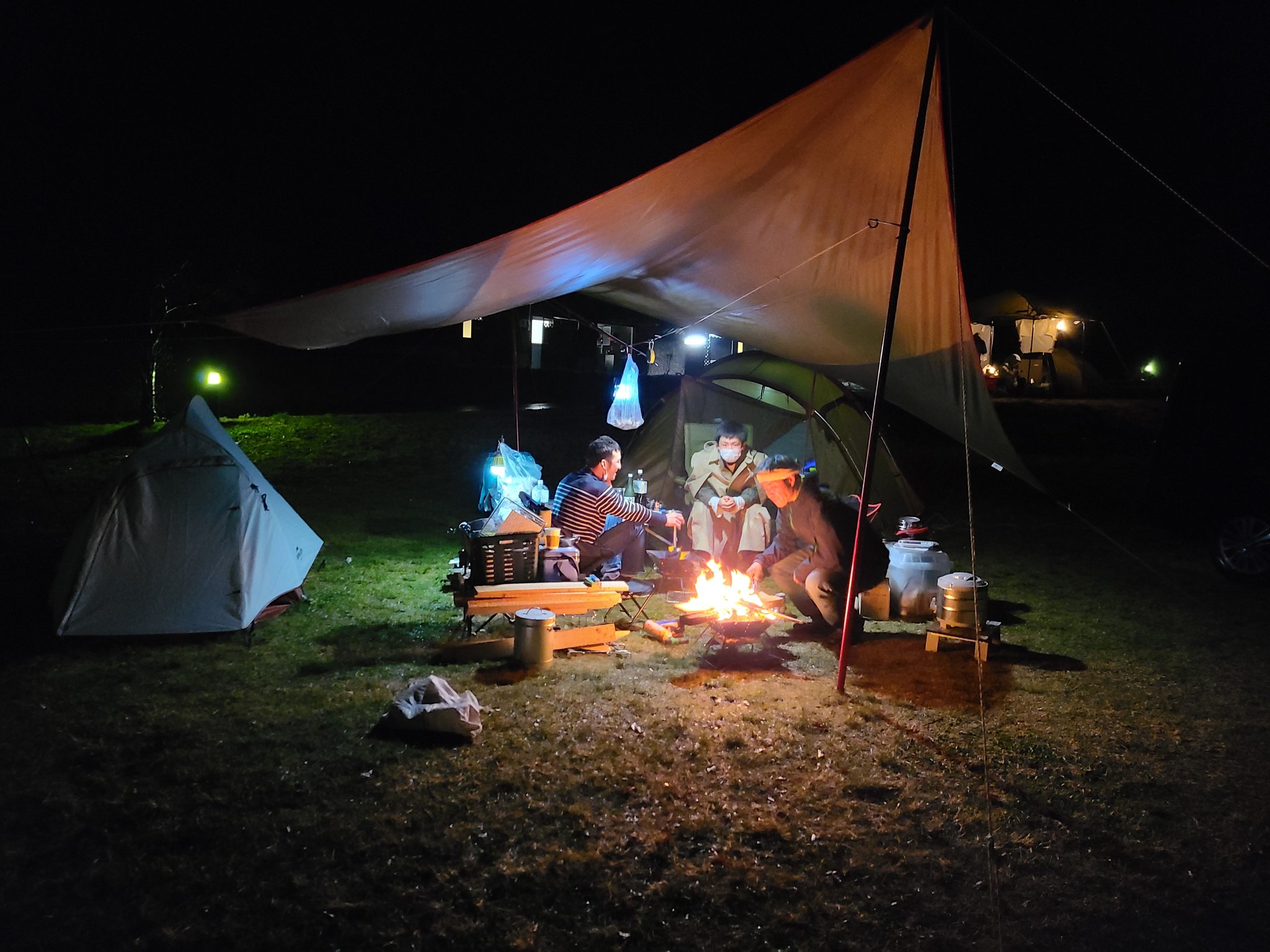 タープ下で焚き火 Twitter Search Twitter