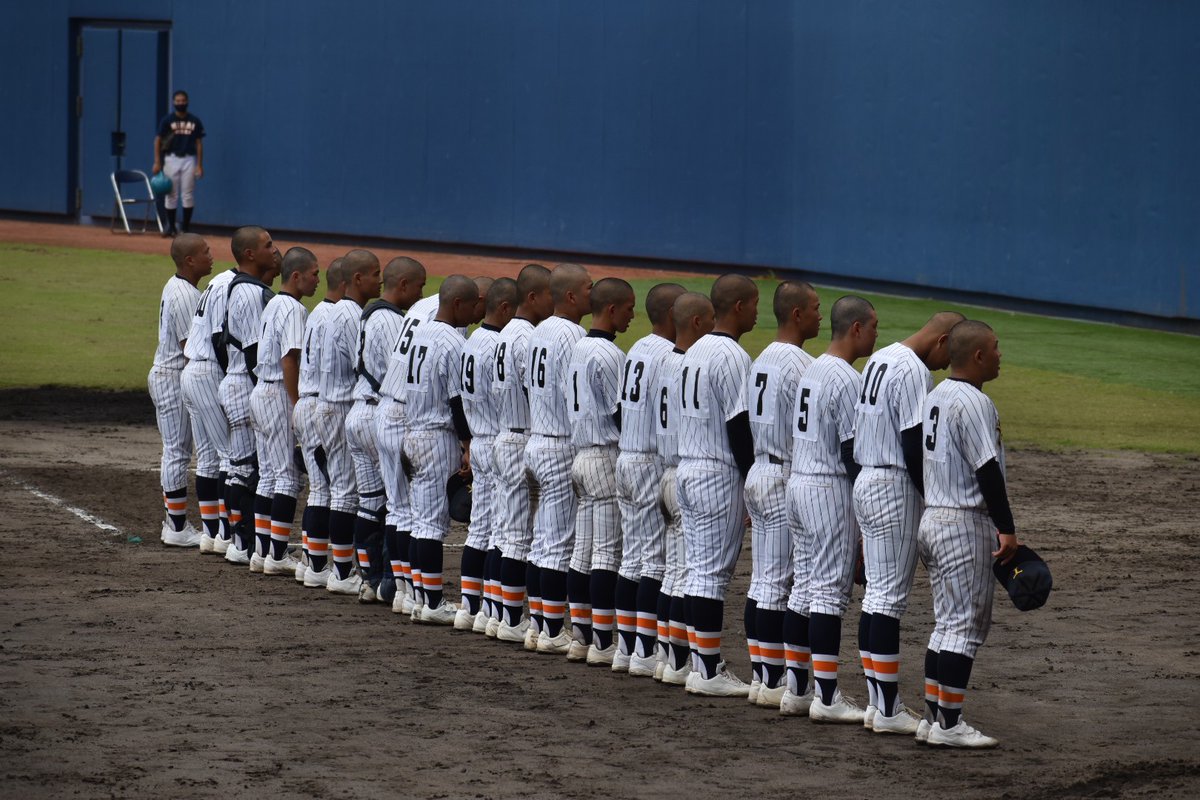 okikoh_baseball's tweet photo. 秋季大会　2回戦！

１０月２日(土)
沖縄工VS首里　第３試合目
コザしんきんスタジアム🏟️
２時試合開始予定

※沖工関係者(一般生徒.OB)で観戦したい方は１２時半～１時なる前のお越しください！コロナ禍ですので検温のご協力と受付の方はマネージャーにお願いします🙏
応援よろしくお願いします‼️⚾ https://t.co/3Lki3gFPNH