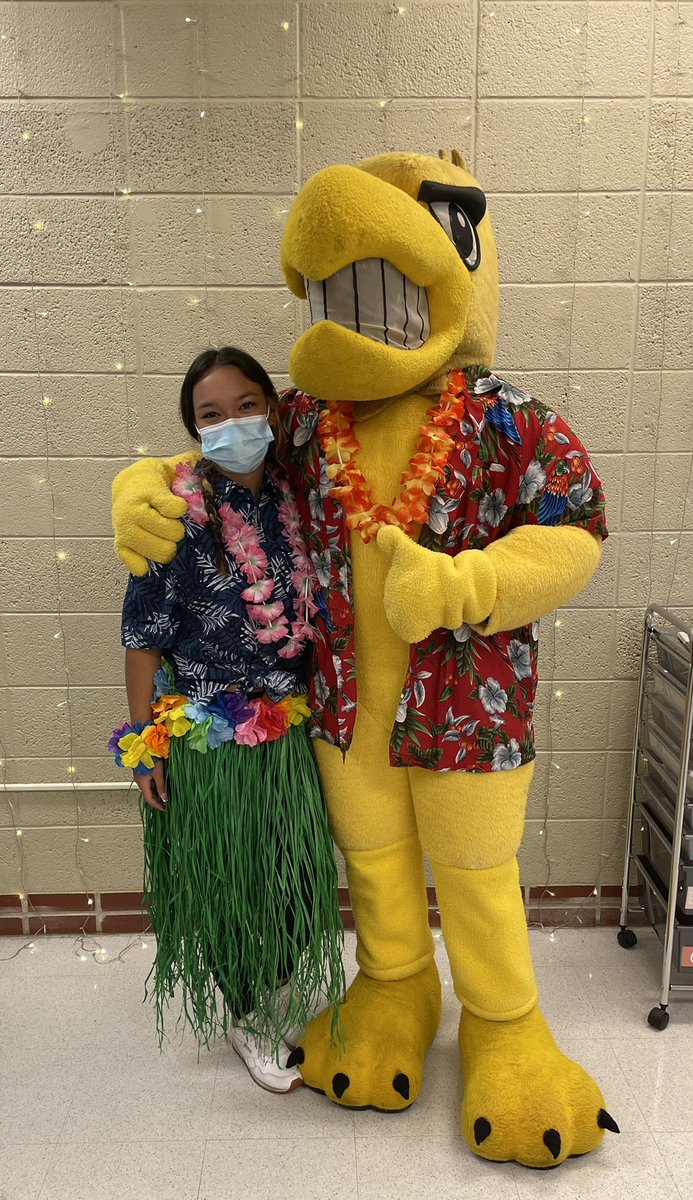 HHS_Salthawks's tweet photo. Watch out here comes Sammy with the school spirit! #salthawkpride https://t.co/AV7naVEP8M