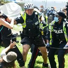 m_layton's tweet photo. Is it “wholly inappropriate” that councillors ask for an independent review of these events? I think ignoring what happened only normalizes this type of violence and that is dangerous.  These images circulated around the world and will define us. https://t.co/2pO8UadCt2