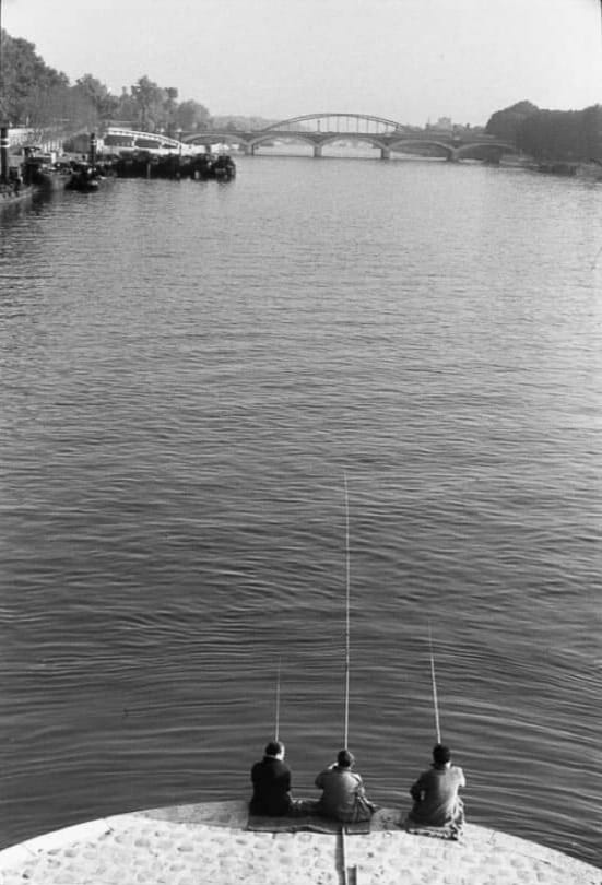Paolo1264's tweet photo. Willy Ronis. Pointe de l'Île Saint - Louis, 1958. https://t.co/Wej7pLuQ1h
