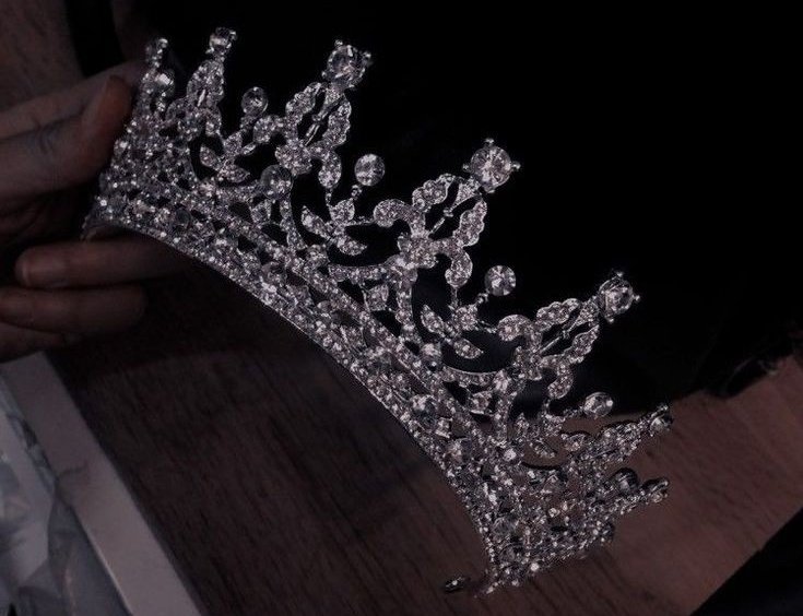 hazealmaguri's tweet photo. ✨ MARKHYUCK ALTERNATIVE UNIVERSE ✨

; 𝐒𝐞𝐥𝐜𝐨𝐮𝐭𝐡

Ini cerita tentang Hazel si lelaki yang suka kebebasan tiba-tiba menjadi pasangan seorang Crown Prince Marca karena ketikan candaannya di media sosialnya. https://t.co/akzQFbvZ3r