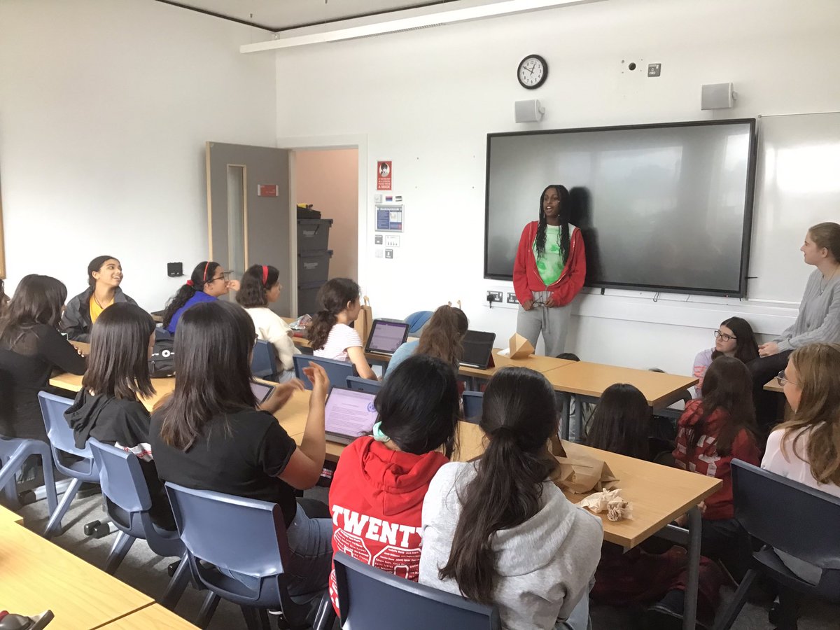lehmun's tweet photo. From delegates old and new, there’s more fruitful debate in this afternoon’s MUN Club! @LEHSchool #LEHMUN https://t.co/bdqPNPzhnU