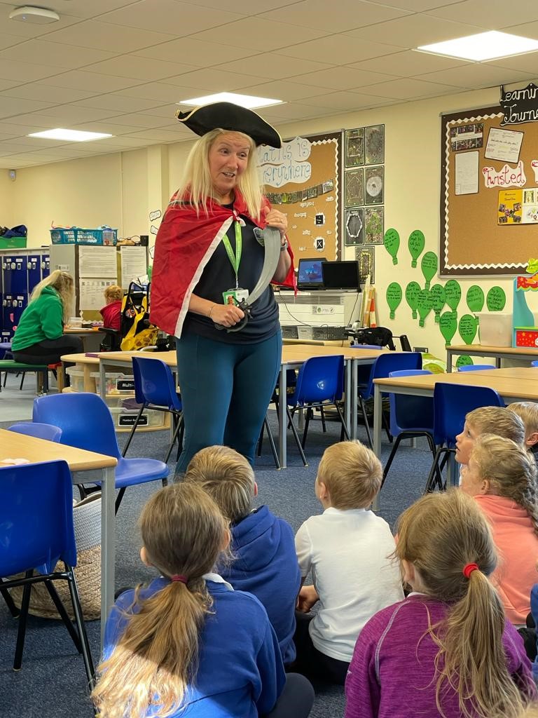 NAELCymru's tweet photo. Our Chief Executive @tegwen_ellis is sharing one of her favourite Welsh stories with @gilwern_school’s foundation phase as part of the launch of their Around The World In A New Curriculum initiative. #LeadershipAcademy https://t.co/uumdtQ8ywz