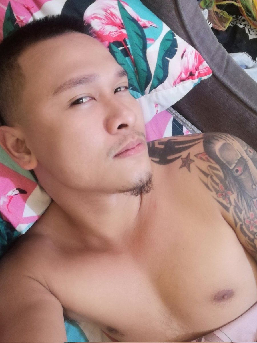 HunkCarlo's tweet photo. Pa Retweet po mga loves 😘 and Dm my Telegram @carlo_hunk18 may i send ako sayo surprise 😉💦🤗 https://t.co/Z2eIRAJ3m6