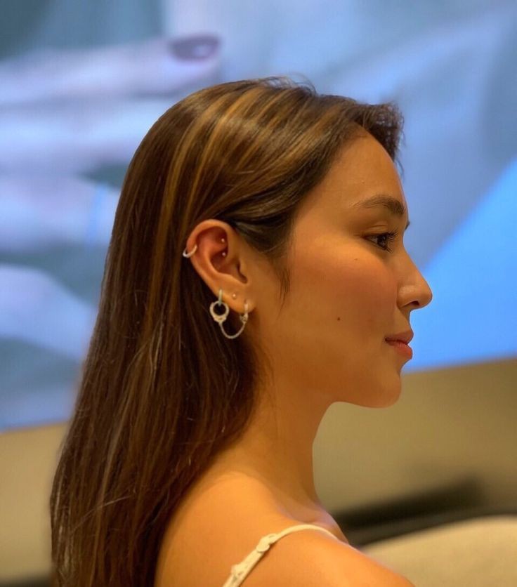 knhourly's tweet photo. kathryn bernardo's piercings and side profile. that's it. that's the tweet. https://t.co/hAVdHB3mYX