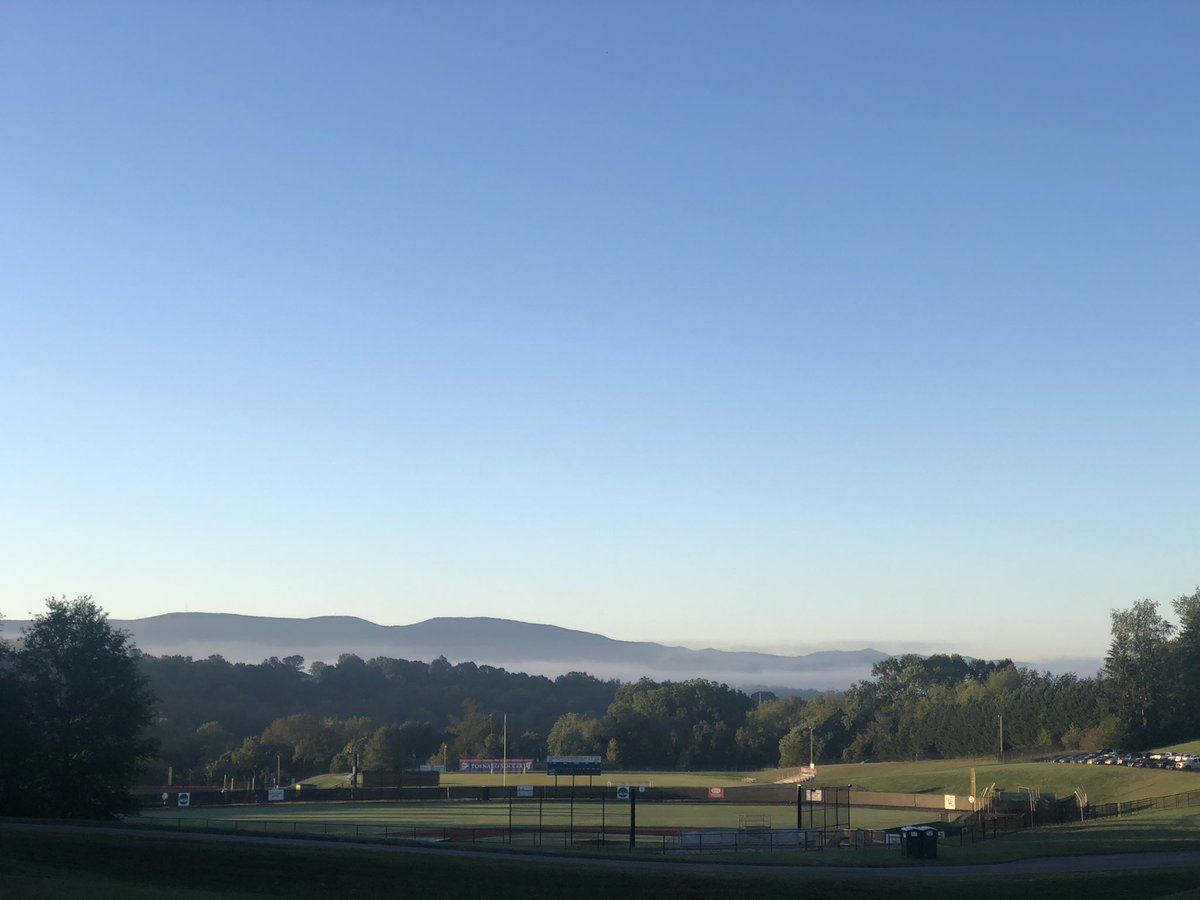 KingU_Baseball's tweet photo. Another gorgeous morning in Bristol, Tennessee on the campus of King University. #KingPride🌪 https://t.co/of7EEH0yGH