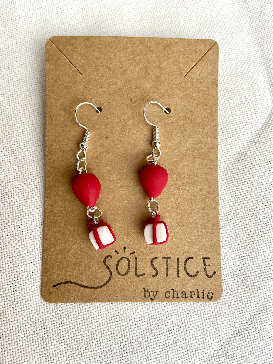 SolsticeCharlie's tweet image. The new update announcement has inspired me to make some new earrings ✨ all available at solsticebyCharlie.Etsy.com! 
#animalcrossing #acnh #AnimalCrossingNewHorizons