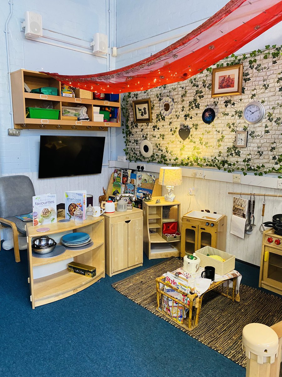 NSheppard_TSAT's tweet photo. Wonderful launch of our new #littlethinkers nursery at New Horizons primary school based on the #curiosityapproach Awesome job by the team who are #lightinguplearning https://t.co/tLTRF8oy2R
