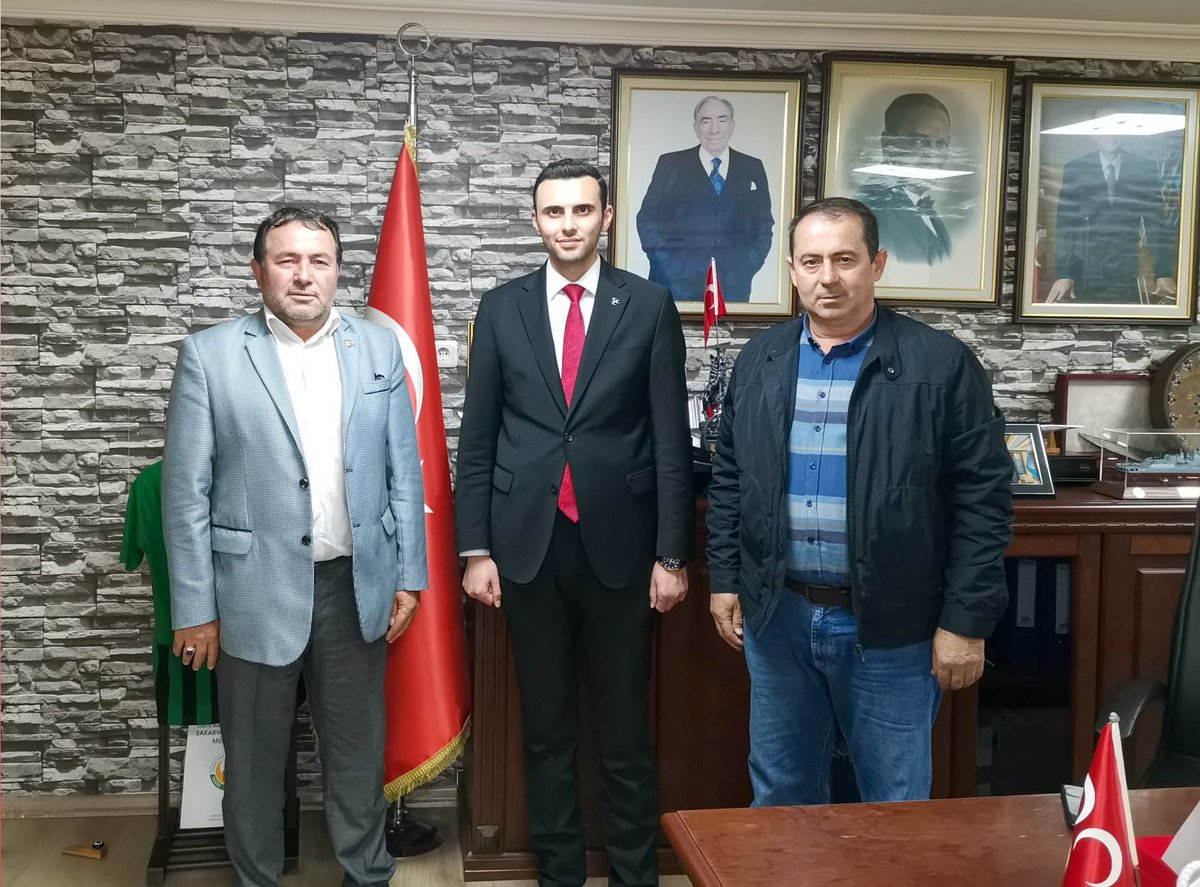 avyunusemrekurt's tweet photo. Ziyaretçilerimizi teşkilatımızda ağırlamaya devam ediyoruz.

📌 Kocaeli İl Jandarma Eski Komutanı, kıymetli hemşehrim Osman ASLAN Komutanım

📌Türk Tarım Orman-Sen Genel Başkanımız Ahmet DEMİRCİ, 

📌 İzmit Tarım Kredi Kooperatifi Müdürü Celal ÇOBANOĞLU, https://t.co/BsNVak6UQ9