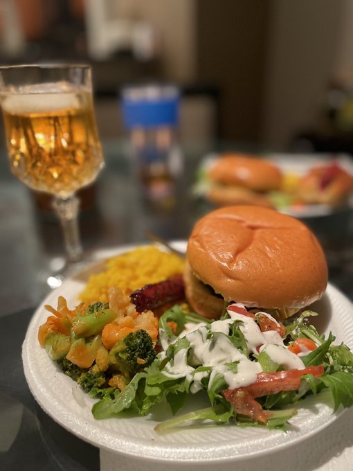 👩🏽&zwj;🍳 https://t.co/2ZHqBScFRg