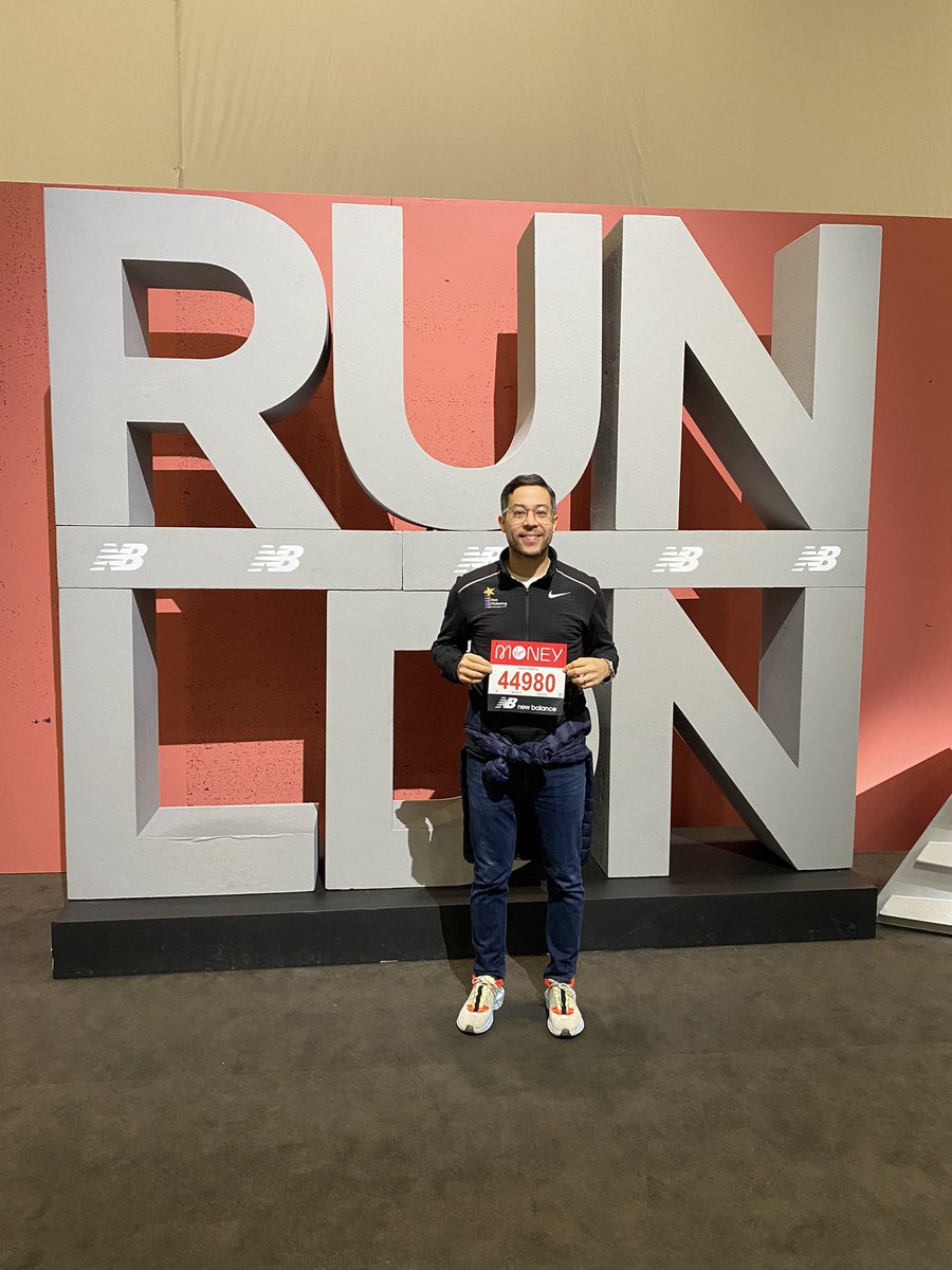 jalexzurita's tweet photo. 1️⃣st time experiencing the @LondonMarathon Running Show 👌
Managed to catch @myelling giving a brilliant talk to #LondonMarathon runners
Less than 35hrs until start time 👏 😬
Bring it on @AndyHIX9884 and #RunForRon Ronners, enjoy the experience #WeRunTogether https://t.co/zRPoMR72KG