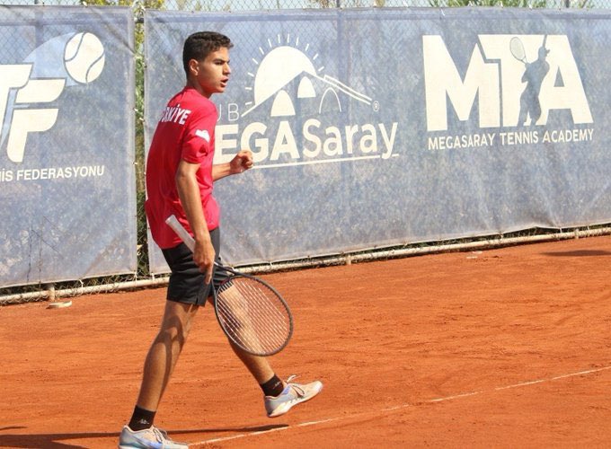 WeAreTennisTR's tweet photo. Jr Davis Cup Finalleri play-off karşılaşmalarında Mısır serisinde skor 2-0! 🇹🇷

İlk maçta Önder #Balcı, rakibi Ahmed Sherif #Monsef'i 6-4'lük iki setle yenmeyi başardı.

İkinci maçta ise Atakan #Karahan, Mostafa Hesham #Seifallah'ı 7-5 ve 6-1 ile yenmeyi başardı.

Tebrikler 💚🇹🇷 https://t.co/c80N9zrxgA