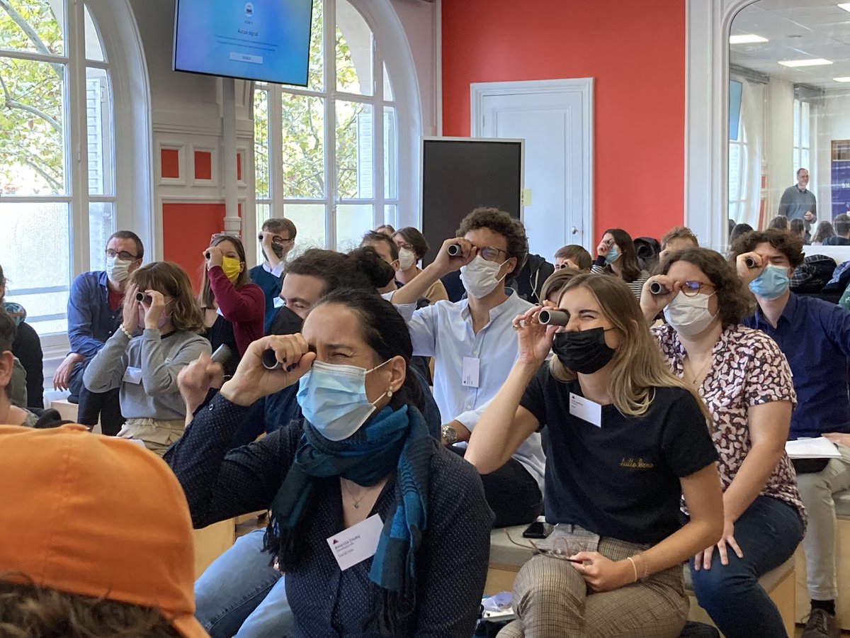 L'Atelier de sensibilisation à l’accessibilité numérique auprès des <a href="/eigforever/">Entrepreneur(e)s d'intérêt général</a>, un moment de partage de connaissance qui ouvre le champ des possibles !
Comment est-ce qu'on sensibilise ? 🤔
En mettant les gens en situation de handicap grâce aux « lunettes floutantes. »💡