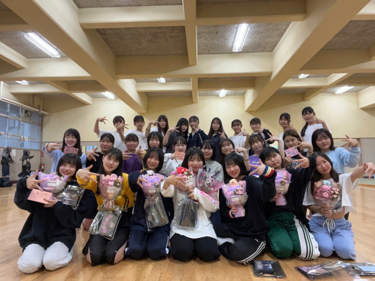ASGR_dance's tweet photo. 3年生が部活を引退しました！

イベントや足高祭が無くこちらのアカウントをなかなか動かせなかったですが……💦
これからも足柄高校ダンス部をよろしくお願いします✋🏻💖 https://t.co/t0LuzQxcPB