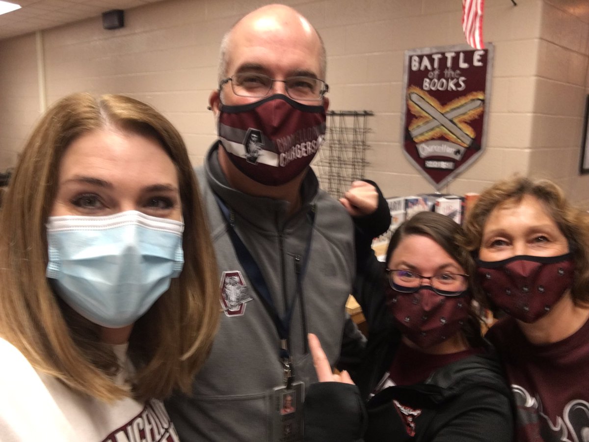 TheChHSLibrary's tweet image. It’s not every day that a #halloffame coach walks through your library doors. When it happens, you have to snap a pic! Congrats on your well-deserved honor, Coach Larkin! We’re so happy for you. ⚡️#chargerfamily @ChancellorHS @ChanAthletics @Charger_Hockey