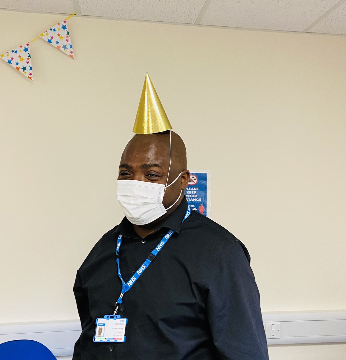 DigitalFHFT's tweet photo. Welcoming Test Lead Kunle to the #EPR team!! Choosing his head gear for baton holding ๐ ๐ง ๐ #FrimleyHealthEPR #Epic #FrimleyEPR #FutureFHFT #DigitalTransformation #timetogetready https://t.co/P6yY7mNbXi