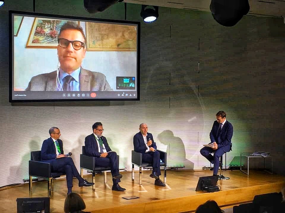 matteoricci's tweet photo. A Milano al "PRECOP26" Climate Change Conference. Mai come in questo periodo il nostro Paese ha bisogno di velocità per vincere le sfide che abbiamo di fronte, anche su sostenibilità e ambiente!
Scopri di più 👉https://t.co/yrEDvwt4gz
#PreCop26ITA
#climatechange
#wepesaro https://t.co/wq32tNYEXl