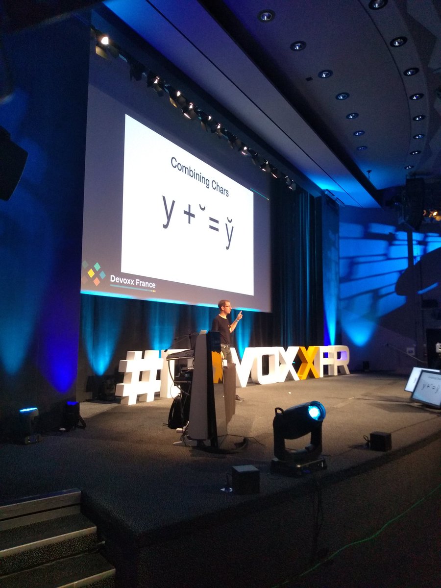 Tout un amphi pour écouter @davidblanchet dévoiler les secrets d'unicode à #DevoxxFR.

<a href="/KoenVermeulen70/">Koen Vermeulen</a>