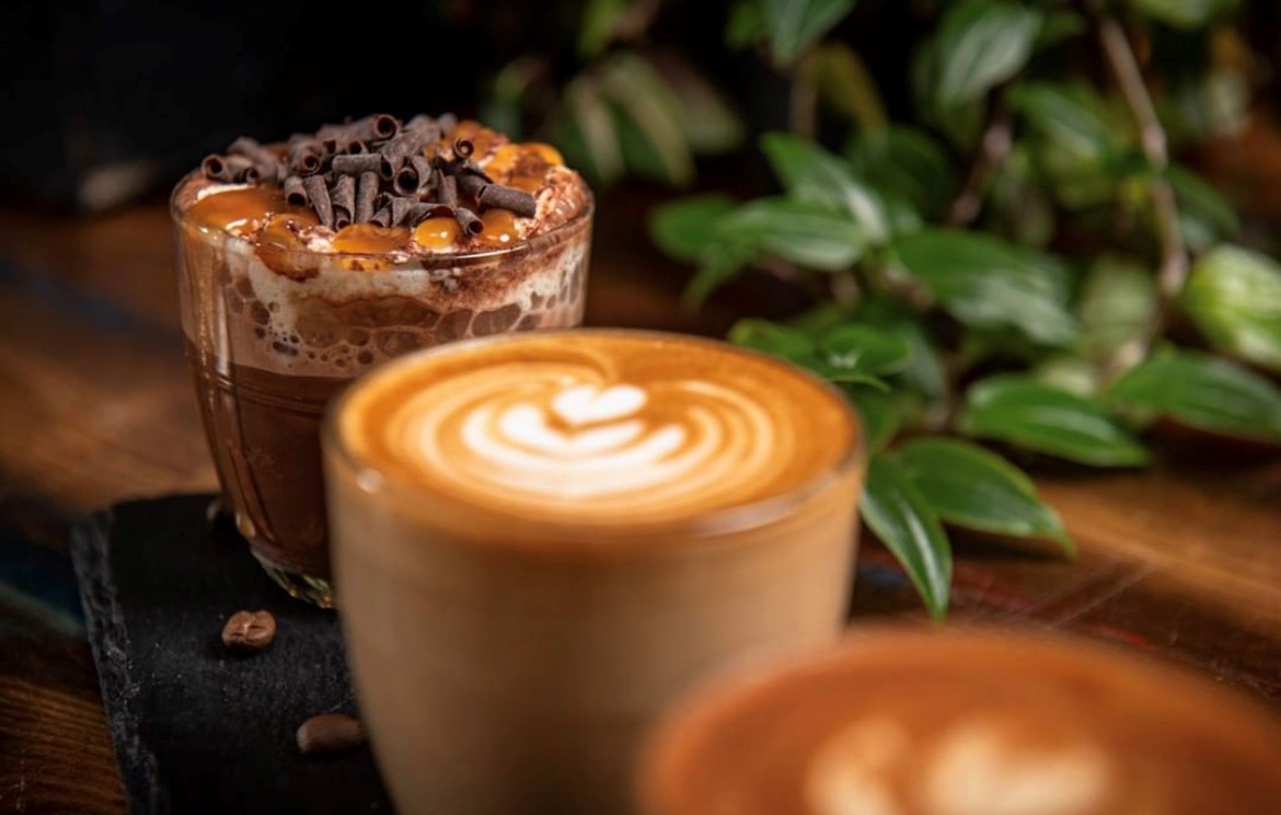 AddlestoneOne's tweet photo. It's #InternationalCoffeeDay! โ
Whether you prefer a cappuccino, cortado or cold brew
@EsquiresCoffee has you covered. Why not pay them a visit today? โบ๏ธ
For information on getting to us ๐ https://t.co/u3H4xEK9Dg
#AddlestoneOne #EsquiresCoffeeAddlestone https://t.co/3B2s3VLJFp
