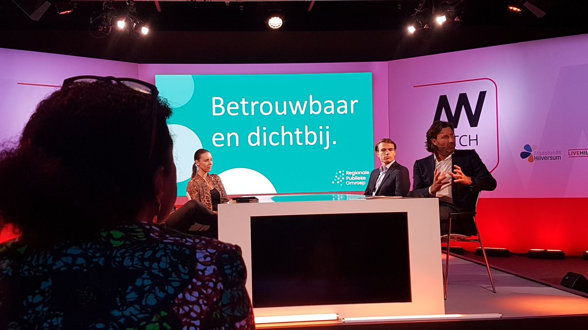 #TweedeKamer leden #media bezoek in @BeeldenGeluid. <a href="/JanMullerRPO/">Jan Müller</a> vertelt over de #kracht van #regionaleOmroepen @RPO en tegengaan #verschraling