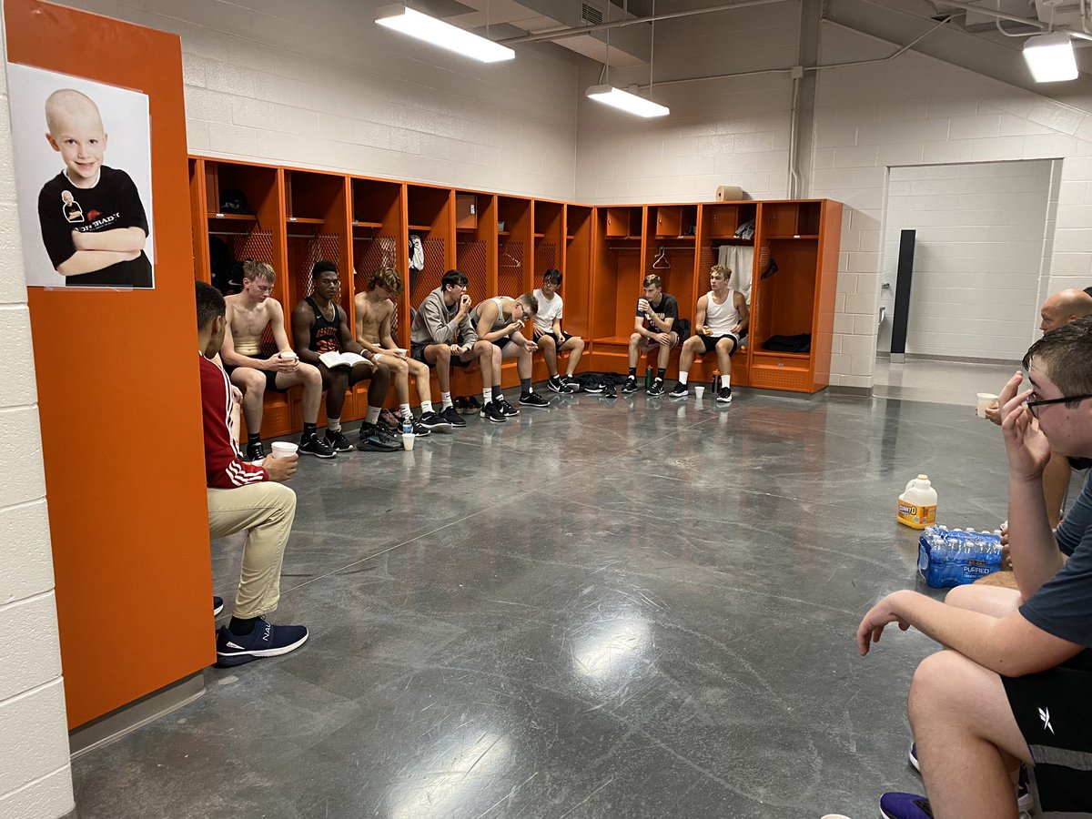 GravetteHoops's tweet image. Finish Friday
48 days until 🏀 Season
#2FTIN