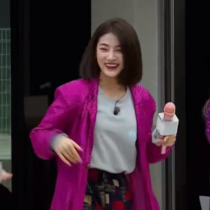 lovescaibing_'s tweet photo. Cai bing's smile is slowly coming back https://t.co/DkKJECaNVP