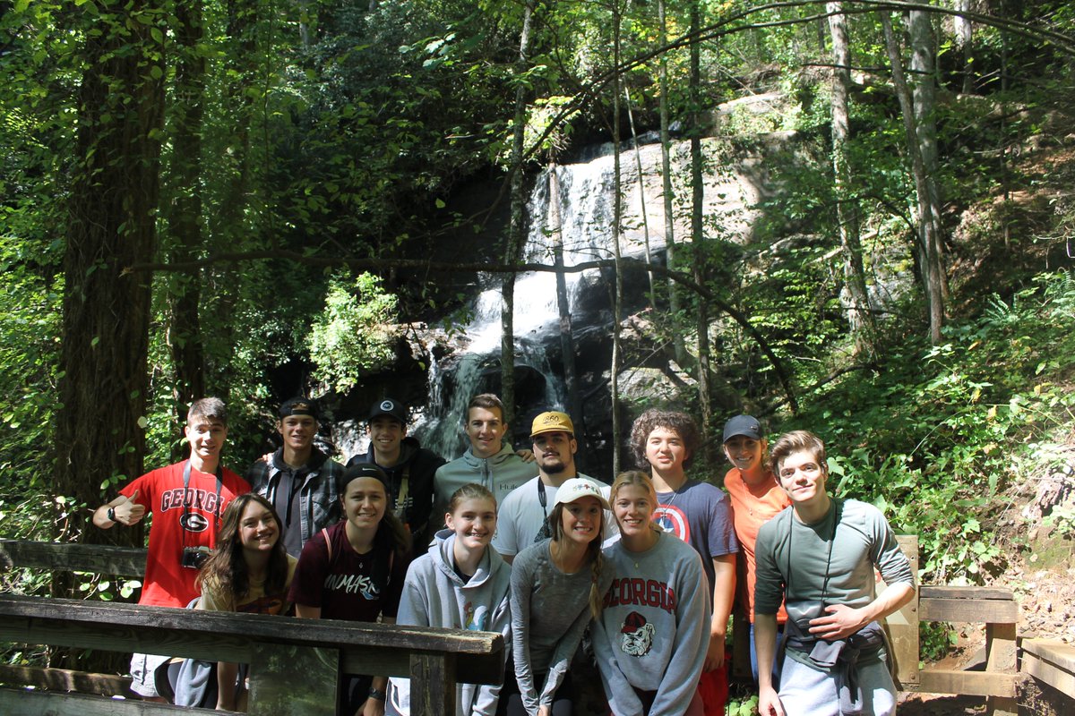 micheltkohl's tweet photo. 1/ Last weekend, @universityofga #FYOS freshman got a @UGAWarnell wildlife techniques crash course in North GA: 2 days of camping, herps, wildlife cameras, telemetry, & animal capture demos! Amazing group of students makes for an amazing weekend!!! https://t.co/VF8OeCM0O0