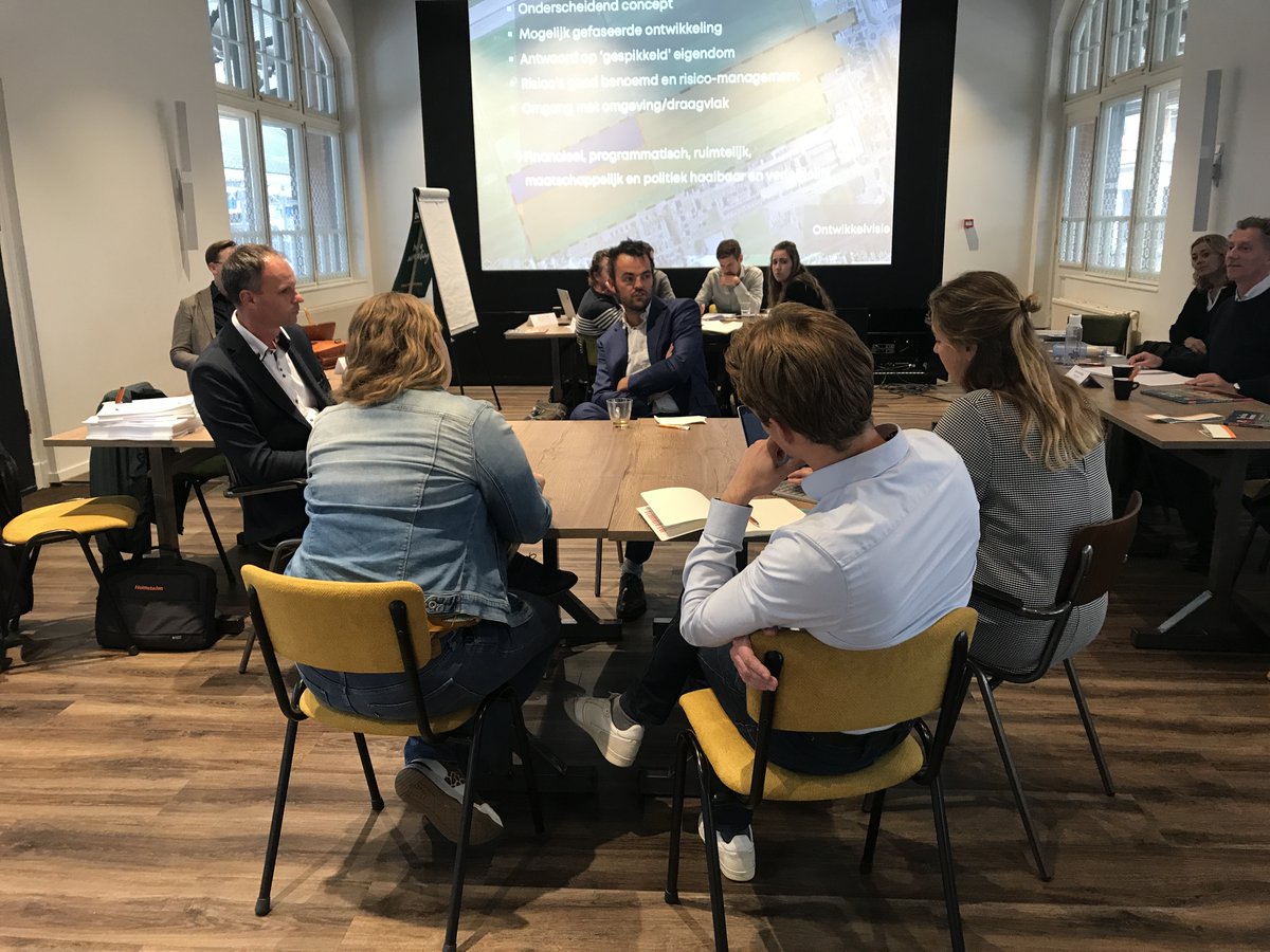 Cursisten Projectontwikkeling worden uitgedaagd een scherpe pitch te verzorgen aan de gemeente en provincie, tijdens een oefenassesment. Het levert mooi verbaal vuurwerk maar vooral leerstof op. Met dank aan <a href="/jannesvanloon/">jannes van loon</a> <a href="/GuidoWallagh/">GuidoWallagh</a>,Reinier Kalt (<a href="/gemeentesoest/">Gemeente Soest</a> ) #woningmarkt