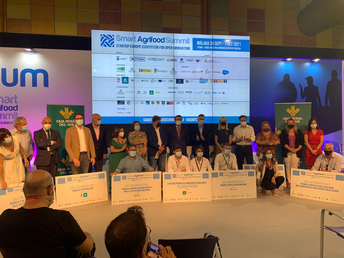FundecytPCTEX's tweet photo. ¡Nuestra enhorabuena a @iddeca_btech, #Smallops, @agrodrone  y @BioBeeTech! 

Éxito de empresas extremeñas premiadas en @SmartAgriFoodSu #Málaga que demuestran la competitividad #Agrotech de nuestra región, con mucho que decir en el escenario internacional de la #innovación agro. https://t.co/GpMz5IYr6j