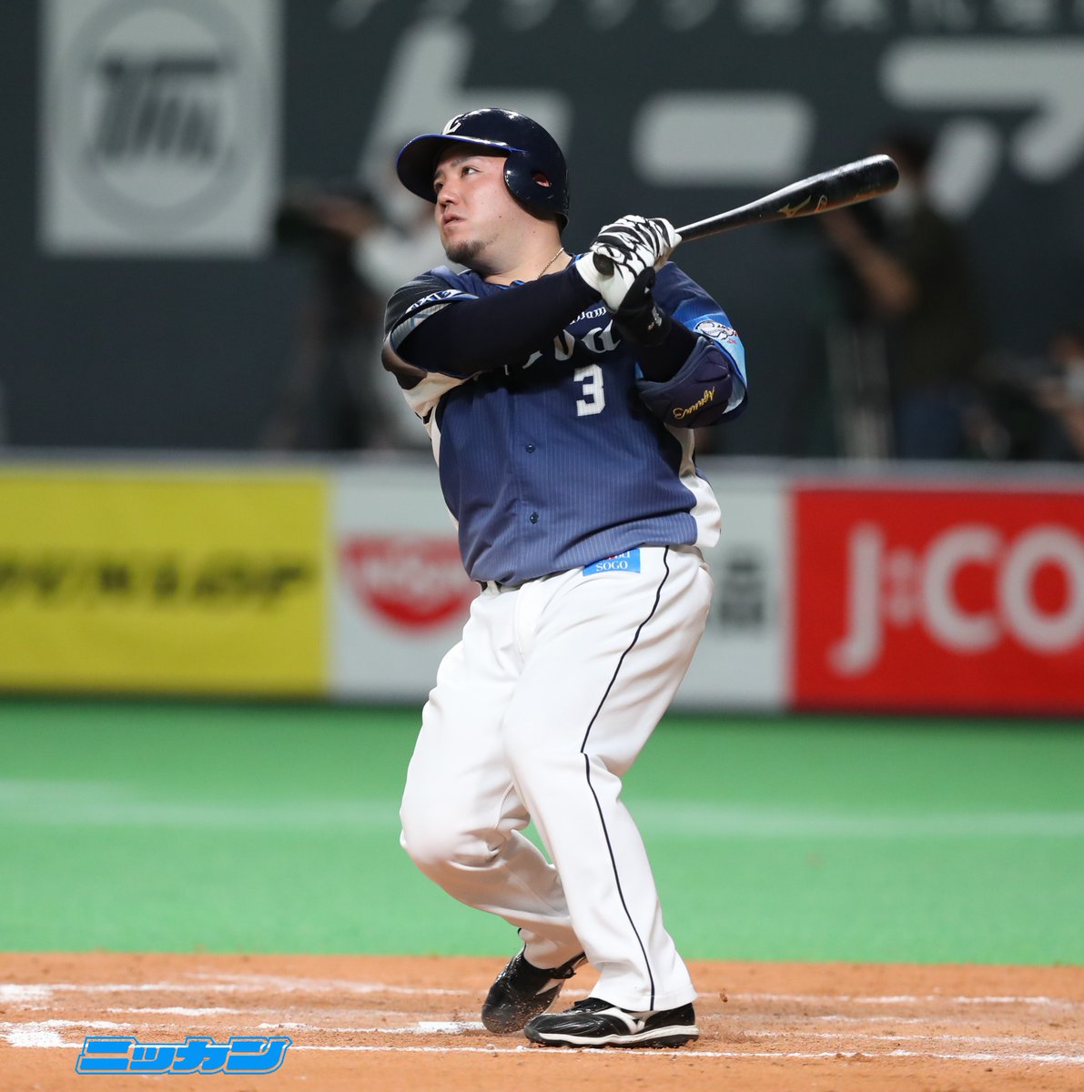 日刊スポーツ野球取材基地 Seibulions 日本ハム 2 4 西武 1日 札幌ドーム 西武が逆転勝ちです 7回 山川が左席へ特大の19号同点ソロ 8回にも左ポール直撃の号3ランを放ち 2発4打点で勝利に貢献です 日本ハムは3連敗 日刊スポーツ野球取材基地 Seibulions 日本ハム 2 4 西武 1日 札幌ドーム 西武が逆転勝ちです 7回 山川が左席へ特大の19号同点ソロ 8回にも左ポール直撃の号3ランを放ち 2発4打点で勝利に貢献です 日本ハムは3連敗