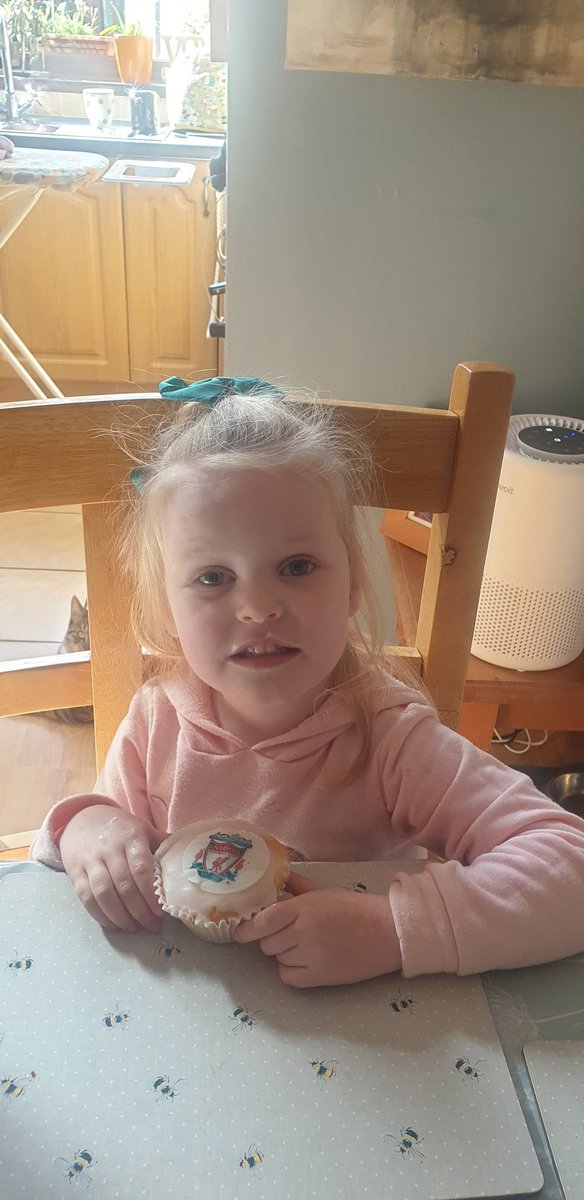 DeegallMckillen's tweet photo. Not my choice of a treat for #GrandasGirl But one of her uncle's thought it was #BunTime its the weekend https://t.co/pZKr1LIodc